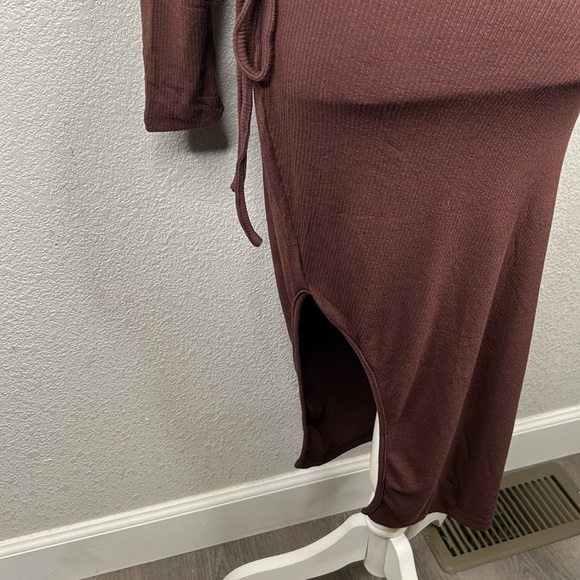Berlook Chocolate Brown Ribbed Cut Out Long Maxi Dress Size Large New with tags! - Picture 3 of 8